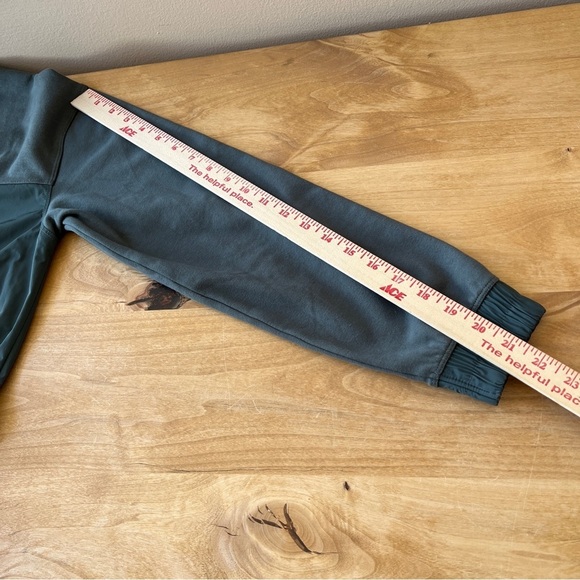 ATHLETA TRIUMPH HYBRID CREWNECK SWEATSHIRT NWOT XS OVERSIZED GORPCORE ATHLEISURE - Picture 11 of 12